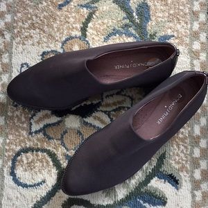 Donald j Pliner Belfast stretch flat